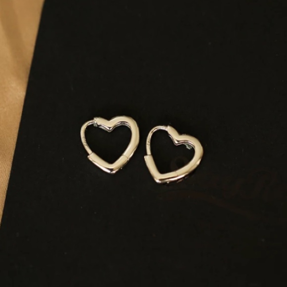 🤍Insta earrings cute heart earrings sterling silver earrings - Picture 2 of 6